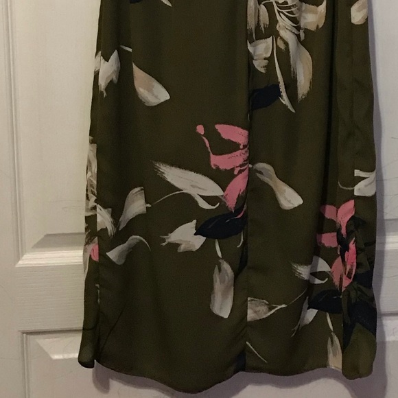 H by Halston Olive Green Draped Floral Patterned - Picture 7 of 7